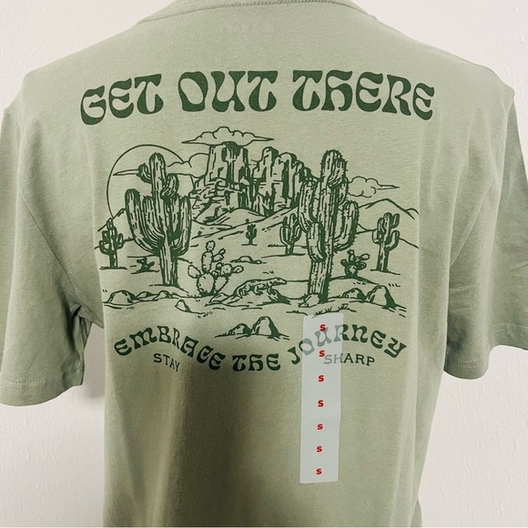 Old Navy Small Soft-Washed Graphic Shirt “Get Out There” Embrace The Journey NWT - Picture 5 of 8